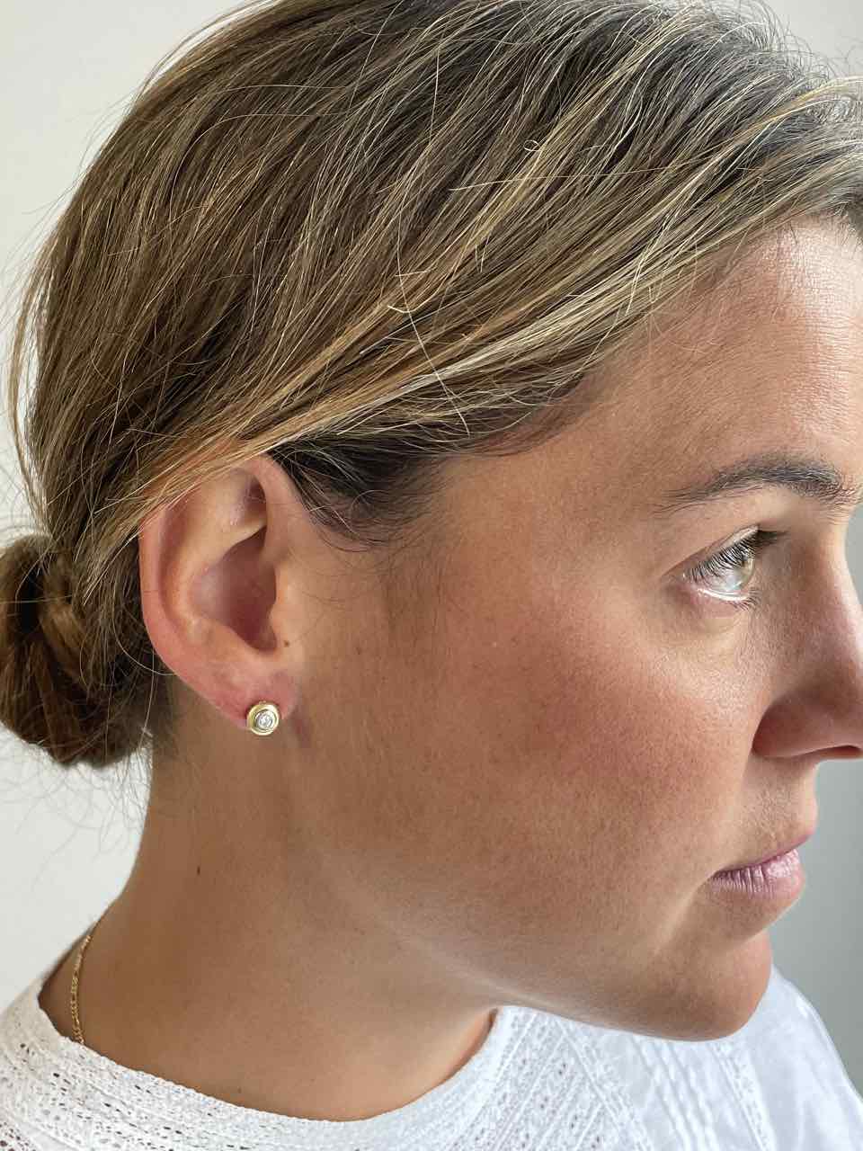 HORNA pendant with diamond bezel in 18k yellow and white gold