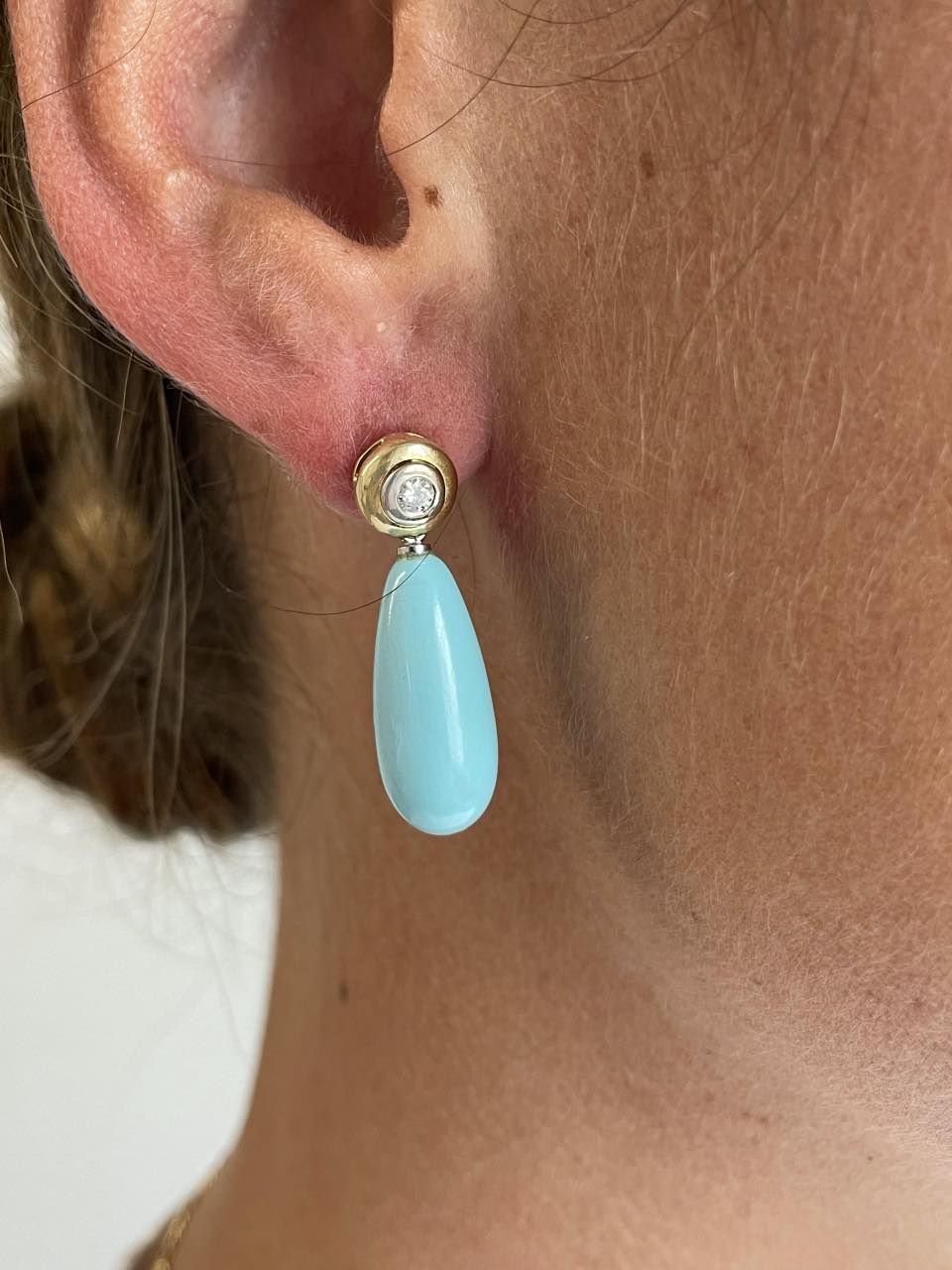 HORNA pendant with diamond bezel in 18k yellow and white gold