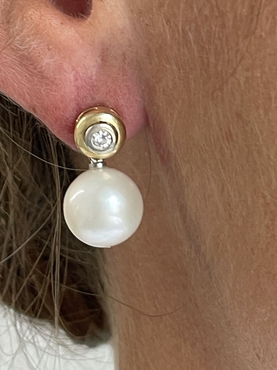 HORNA pendant with diamond bezel in 18k yellow and white gold