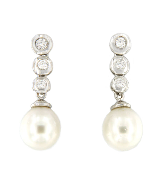 OLYMPUS earrings with diamonds and Australian pearls