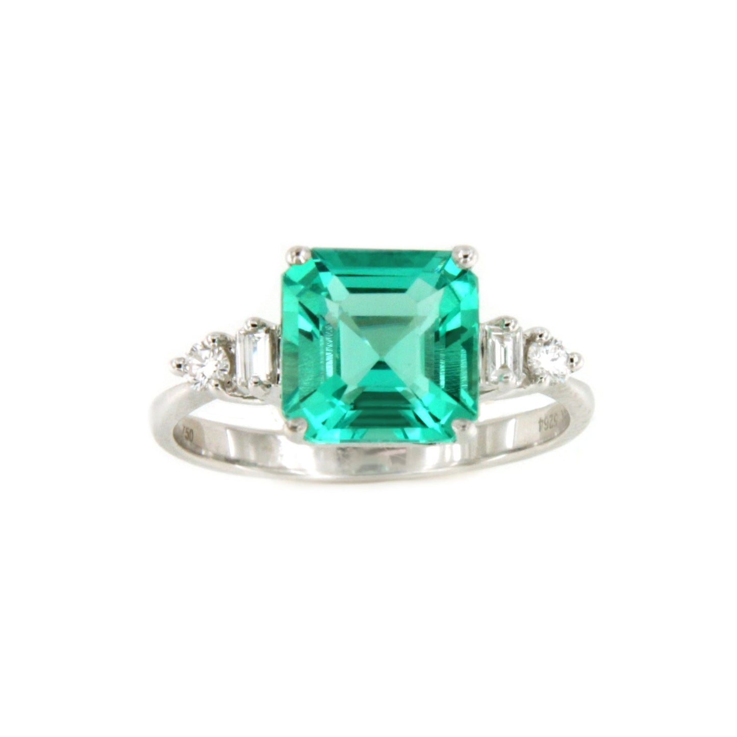 ORLEANS ring in emeralds with diamonds and 18k white gold.