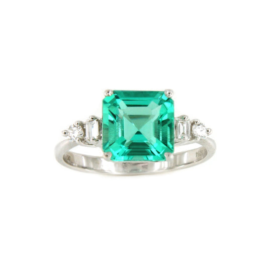 ORLEANS ring in emeralds with diamonds and 18k white gold.