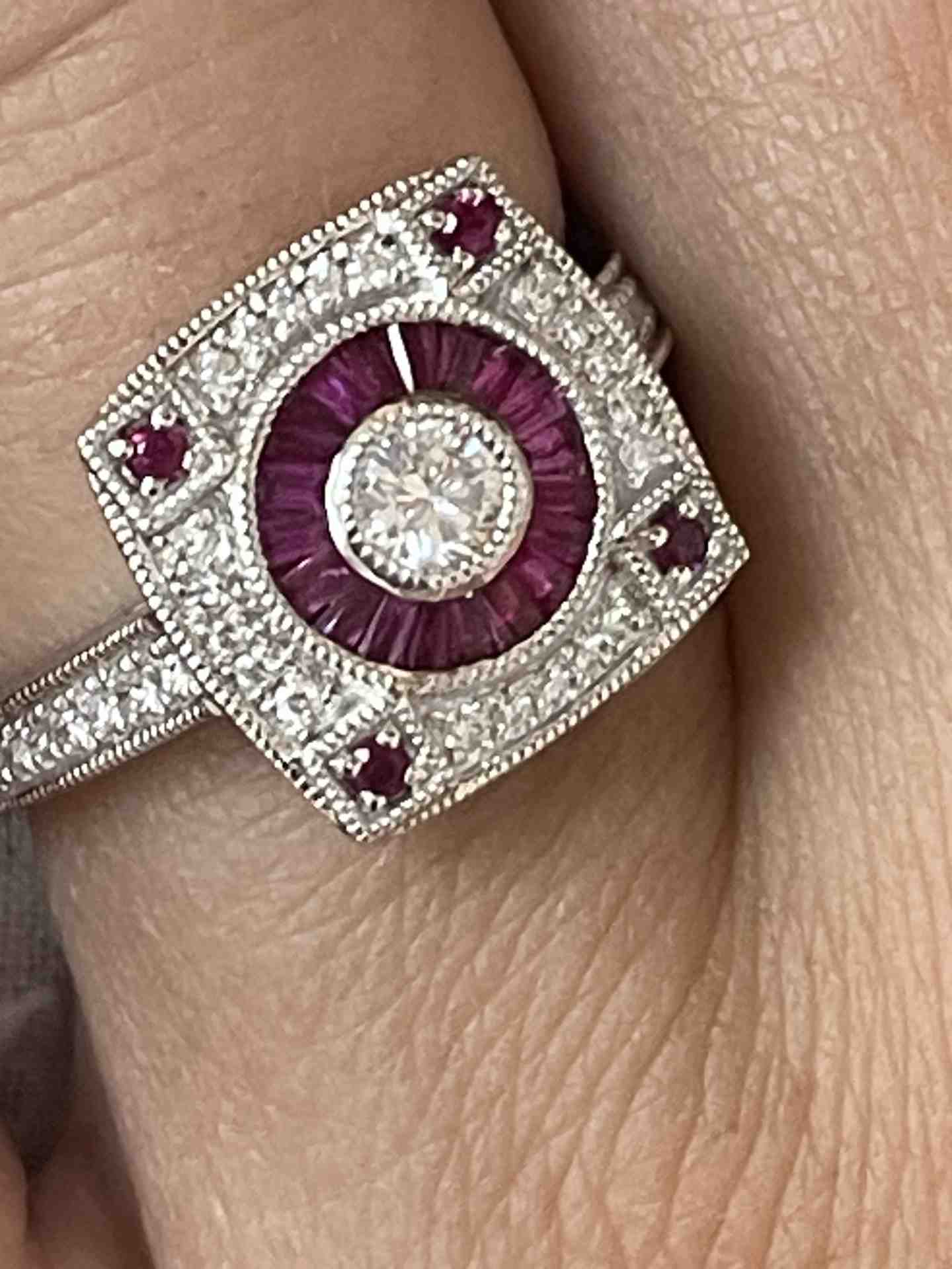 Anillo PRAVIA oro blanco brillantes y zafiros, esmeraldas o rubies