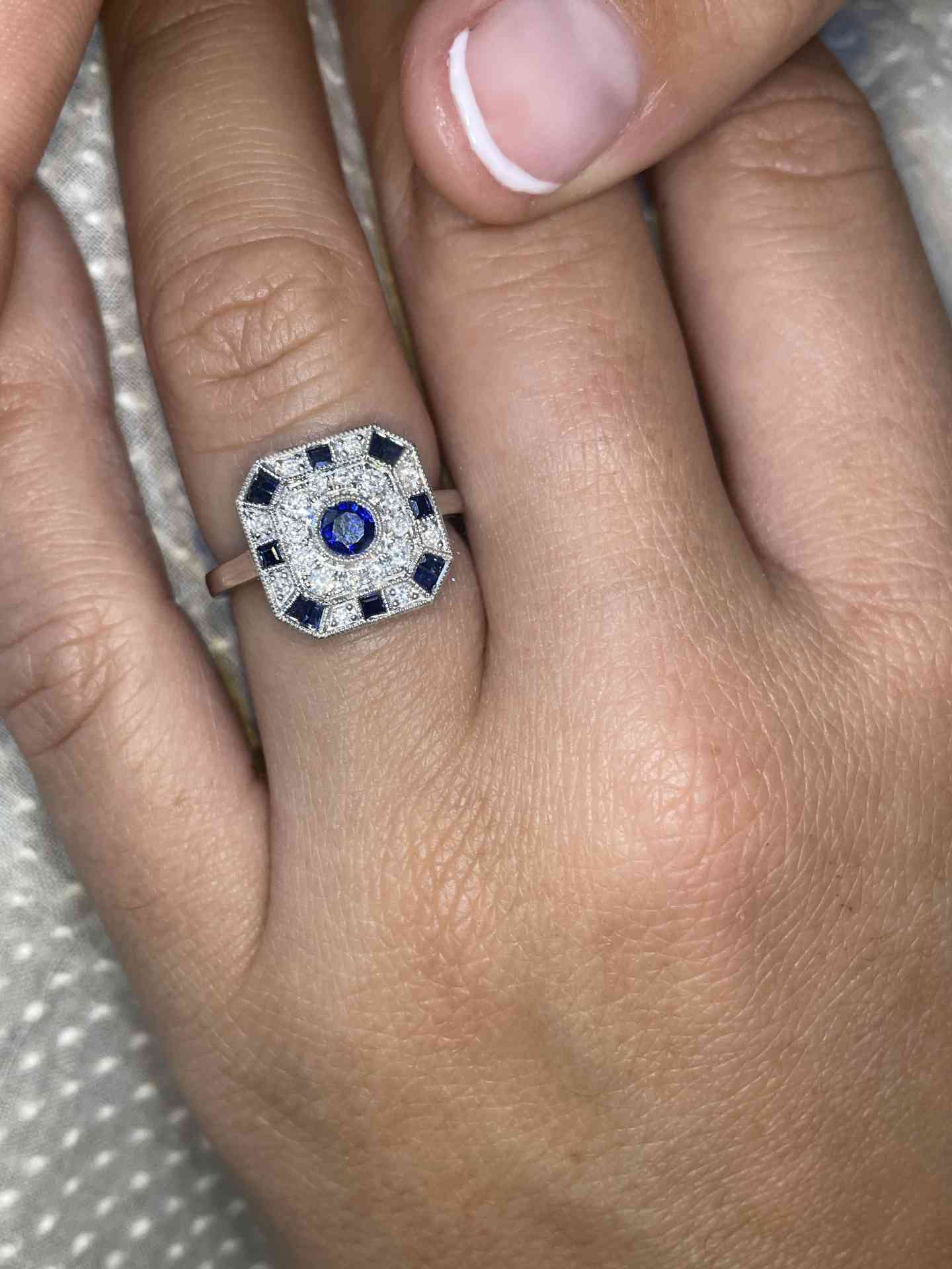 Zebra ring in 18k white gold with diamonds and sapphire in art deco style