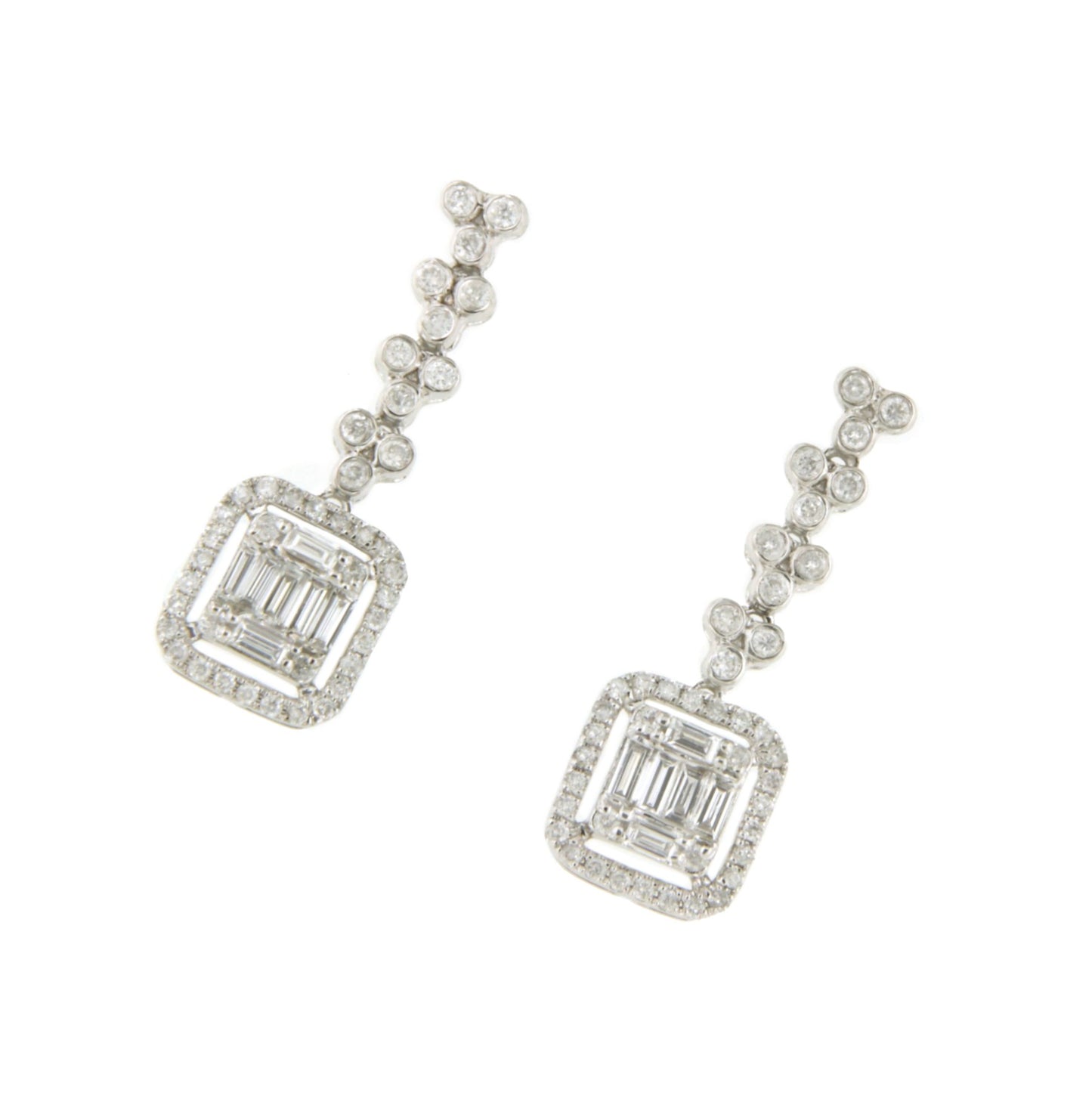 Pendientes PARIS en oro blanco 18 ktes con brillantes y baguettes
