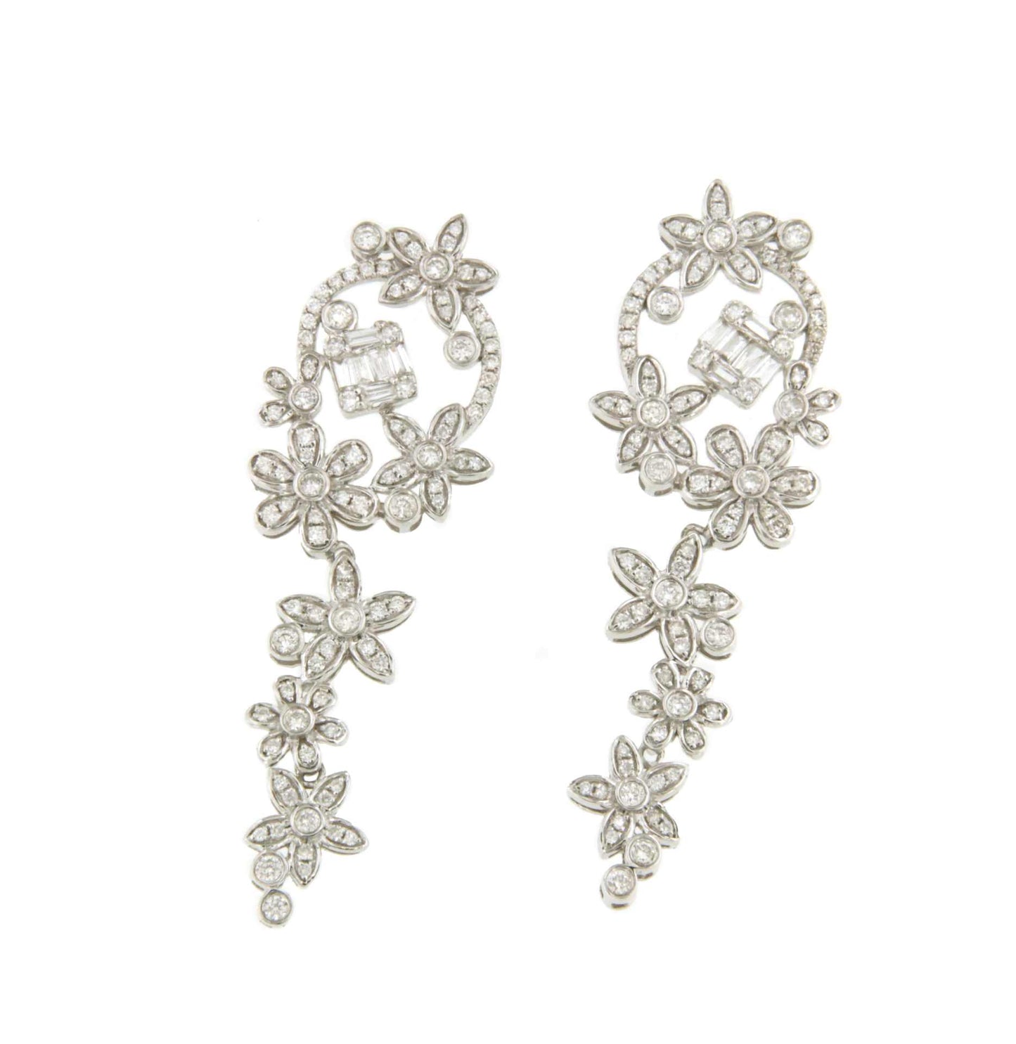 Pendientes TOULOUSE largos en oro blanco 18 ktes con diamantes