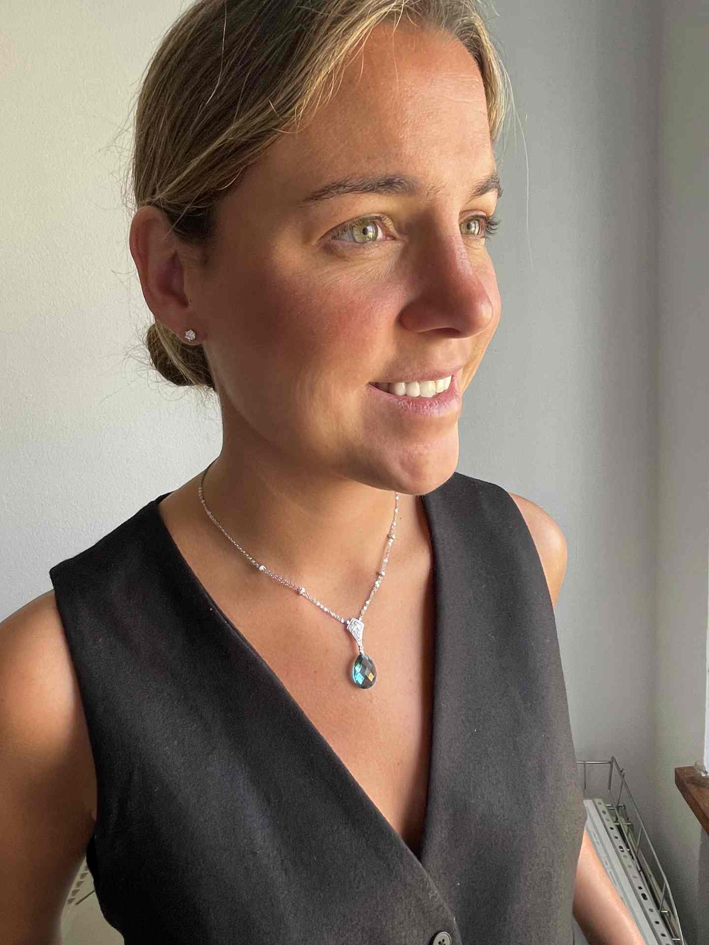 AMIENS choker in white gold and 18k pendant with diamonds.