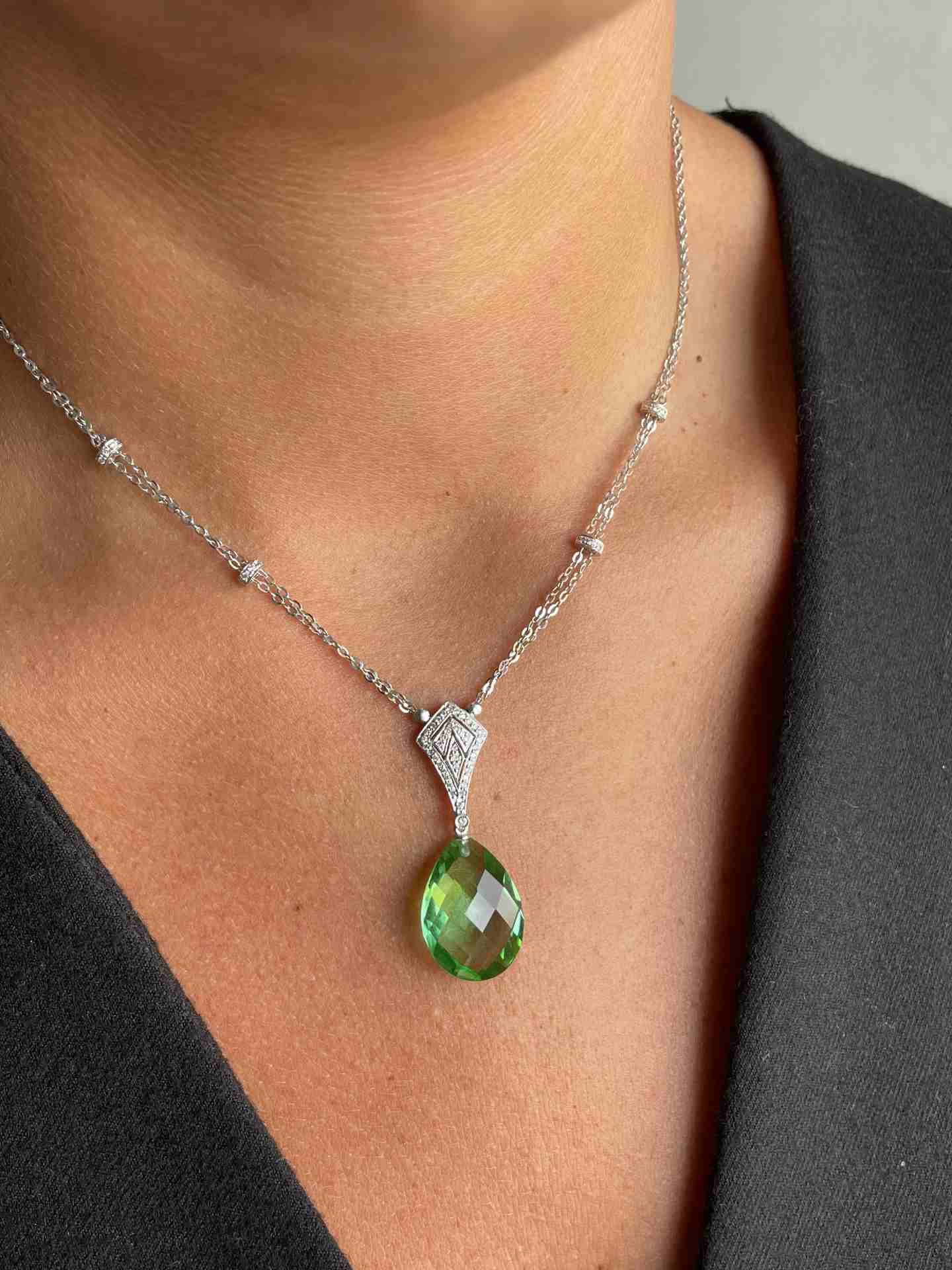 AMIENS choker in white gold and 18k pendant with diamonds.