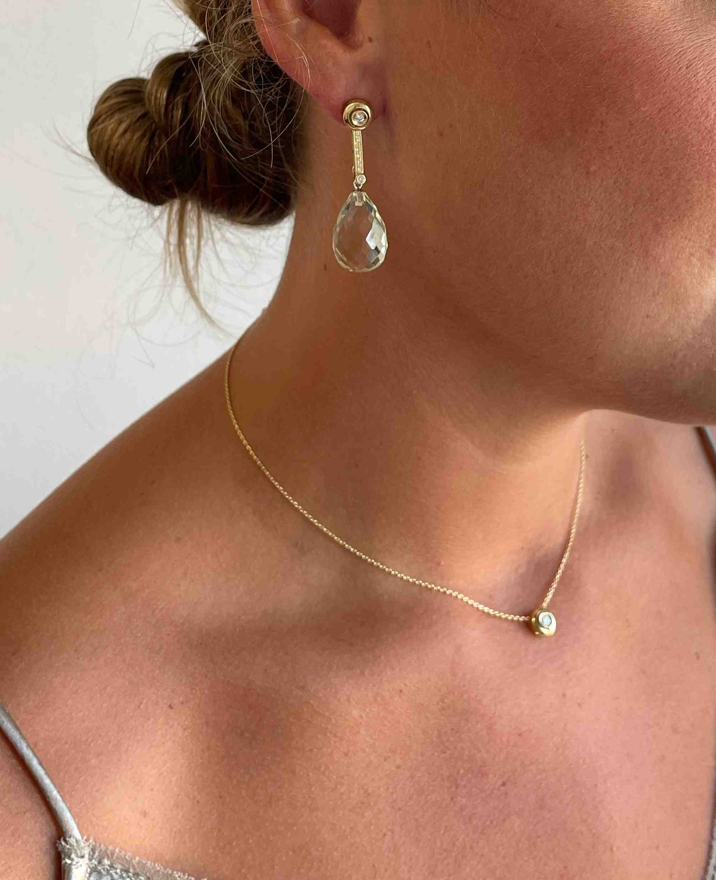 BEAUVAIS chain with 18k yellow gold pendant and diamond.