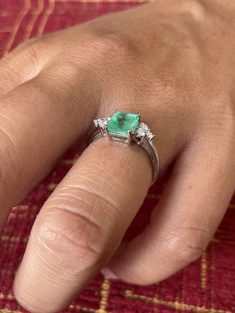 THIONVILLE ring with emerald and diamonds in 18k white gold