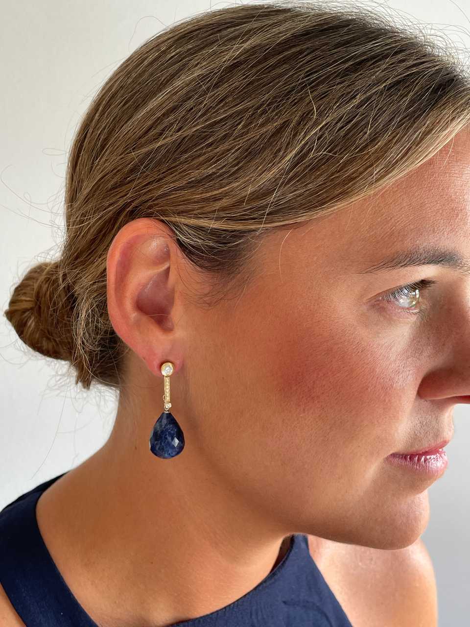 NEVERS detachable stud earrings in 18k yellow gold