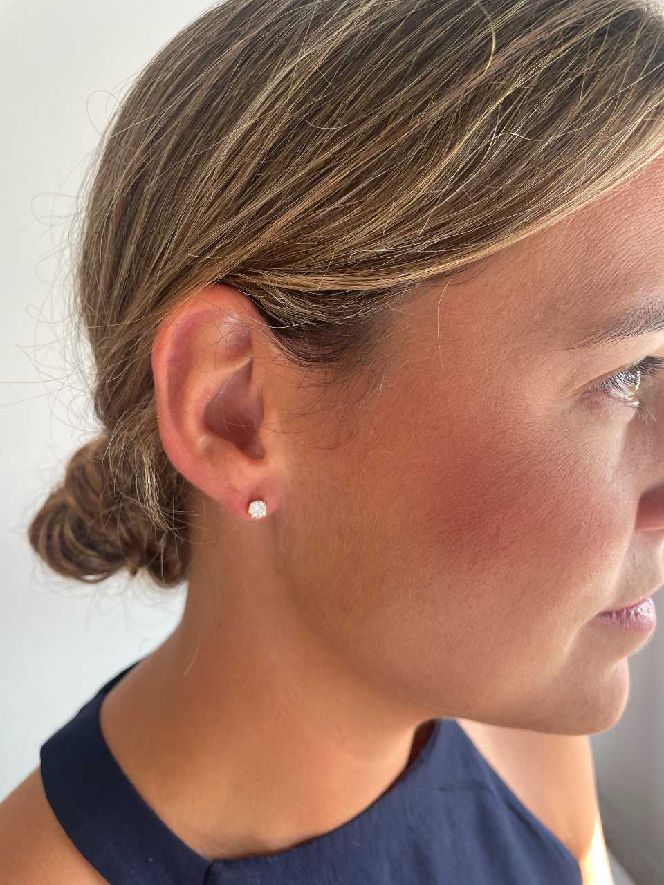 DAX solitaire diamond pendant in four prongs in 18k yellow gold