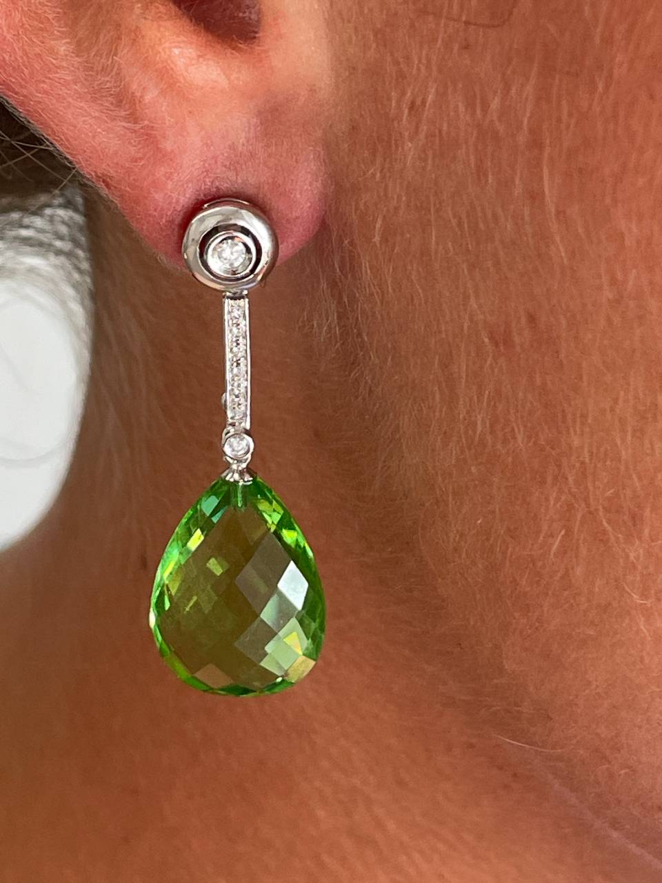 MOKKARILLOS detachable stud earrings with diamonds in 18k gold