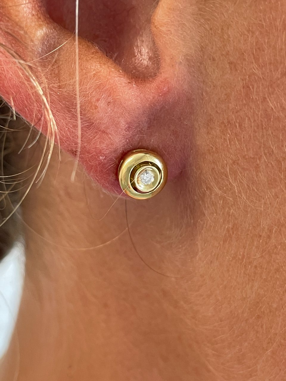 MOKKARILLOS detachable stud earrings with diamonds in 18k gold