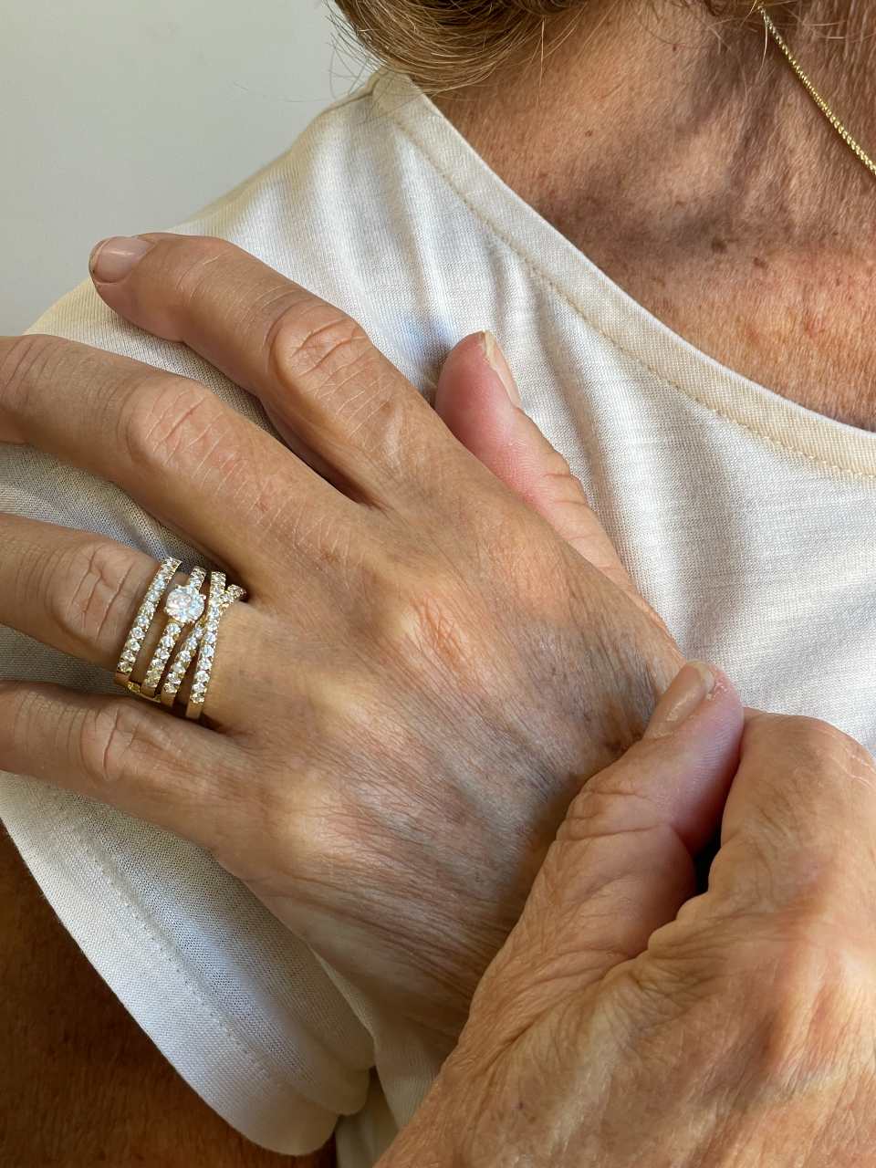 ROANNE diamond ring in 18k yellow gold and detachable.