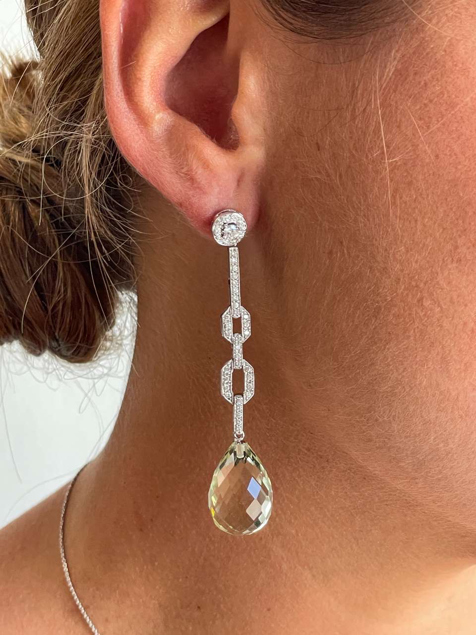 Pendiente CAMILA desmontables de oro blanco 18 ktes con brillantes