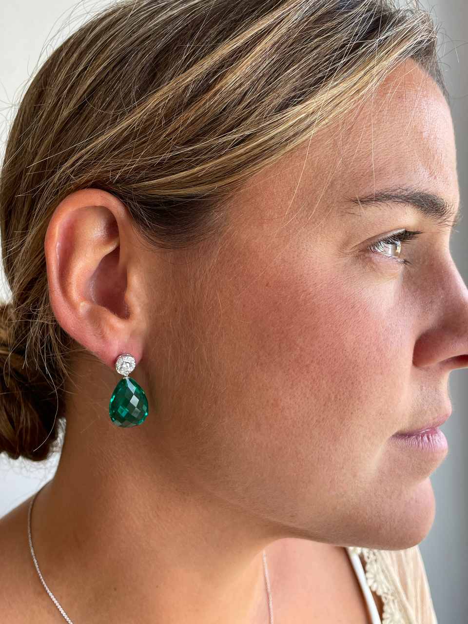 Pendiente CAMILA desmontables de oro blanco 18 ktes con brillantes