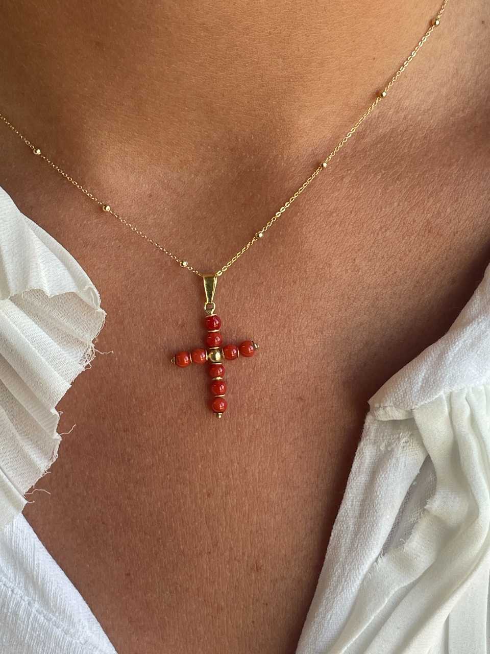 BORA BORA cross pendant in 18k gold and coral
