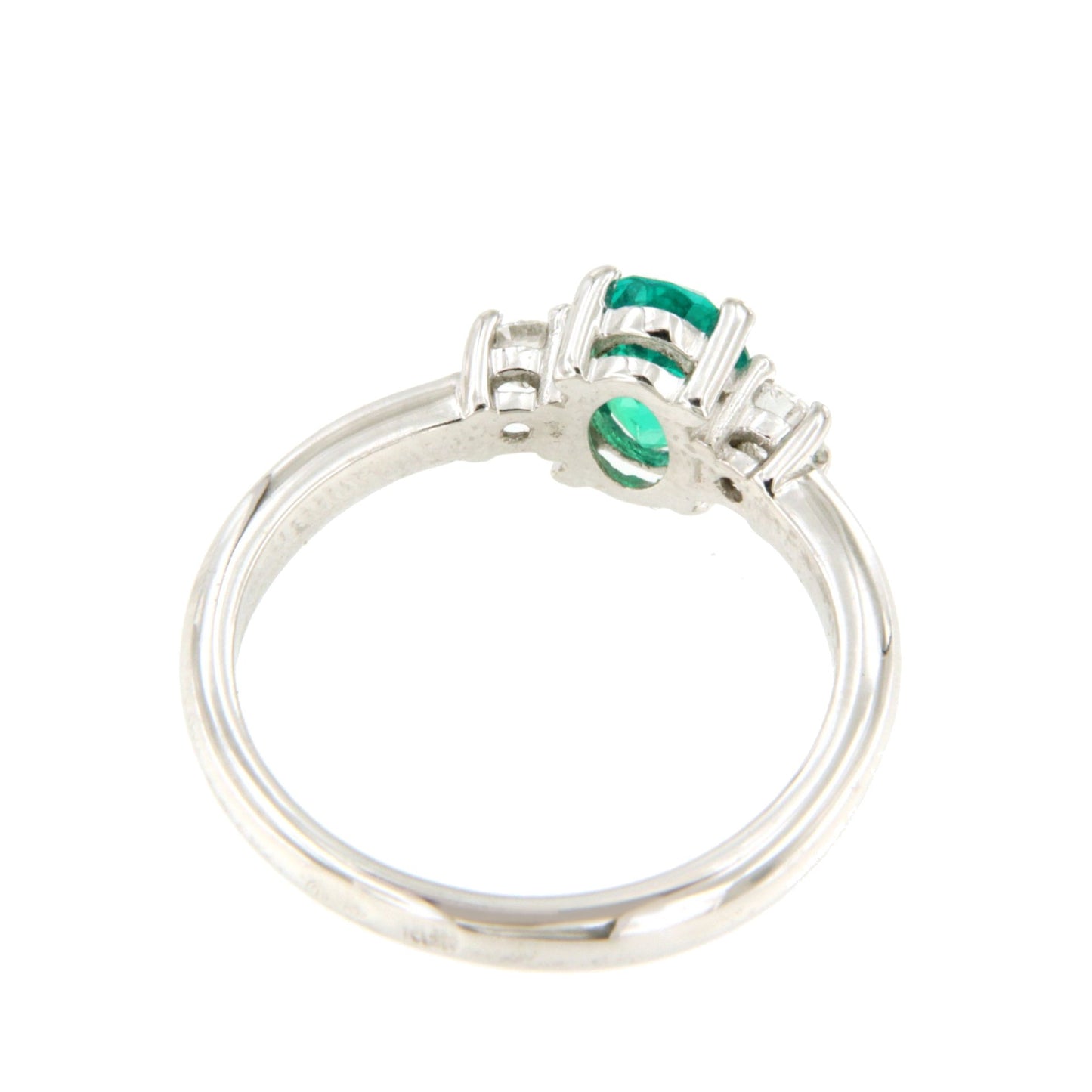 PATERNA ring with emerald and diamonds in 18k white gold