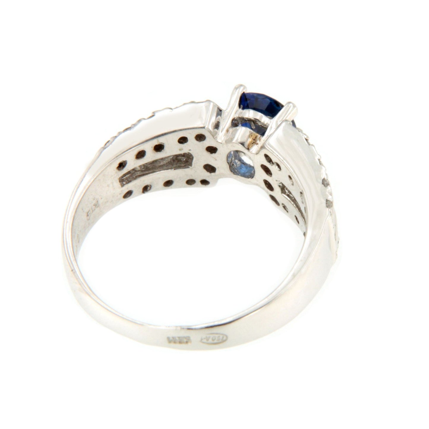 Anillo AZAROLE centro zafiro y diamantes en oro blanco 18 ktes