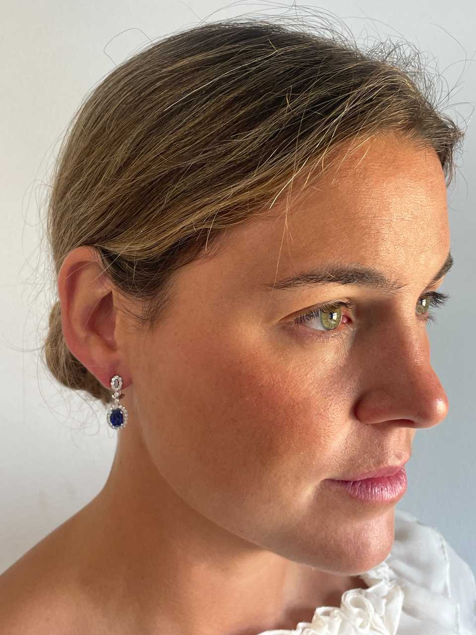 TORTOLI long earrings with diamonds and sapphires in 18k white gold