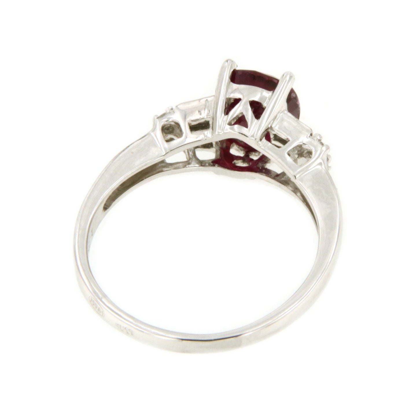 Anillo FERROL centro rubi y diamantes  en oro blanco 18 ktes .