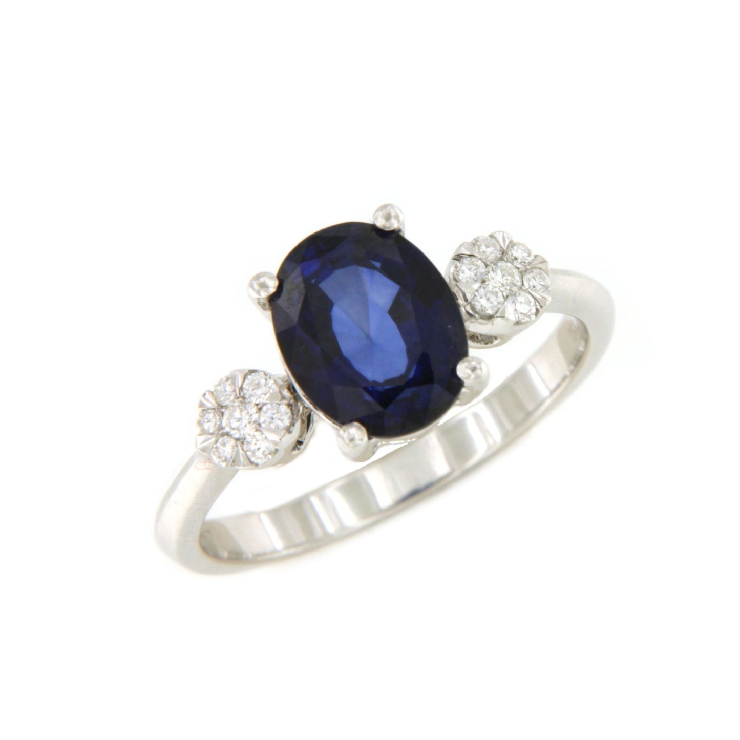 Anillo NOIA de zafiro con brillantes en oro blanco 18 ktes.
