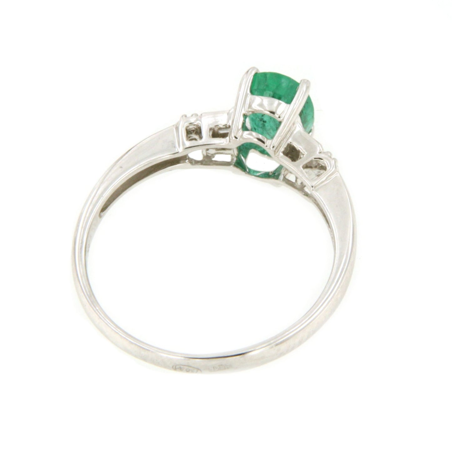 CAMBADOS ring with emerald center and diamonds in 18k white gold.