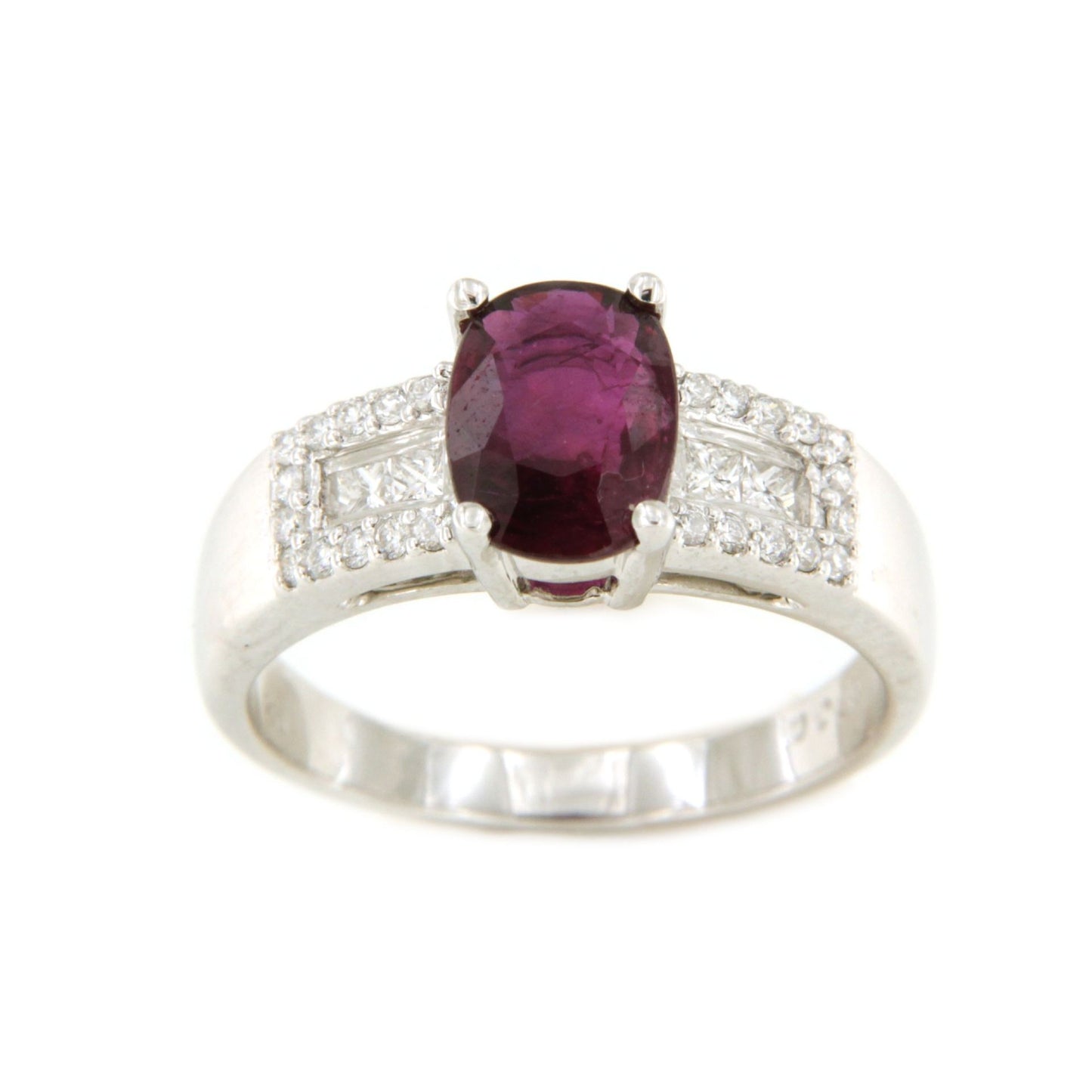 GROVE ring with ruby, princess diamonds and brilliant cuts in 18k white gold.