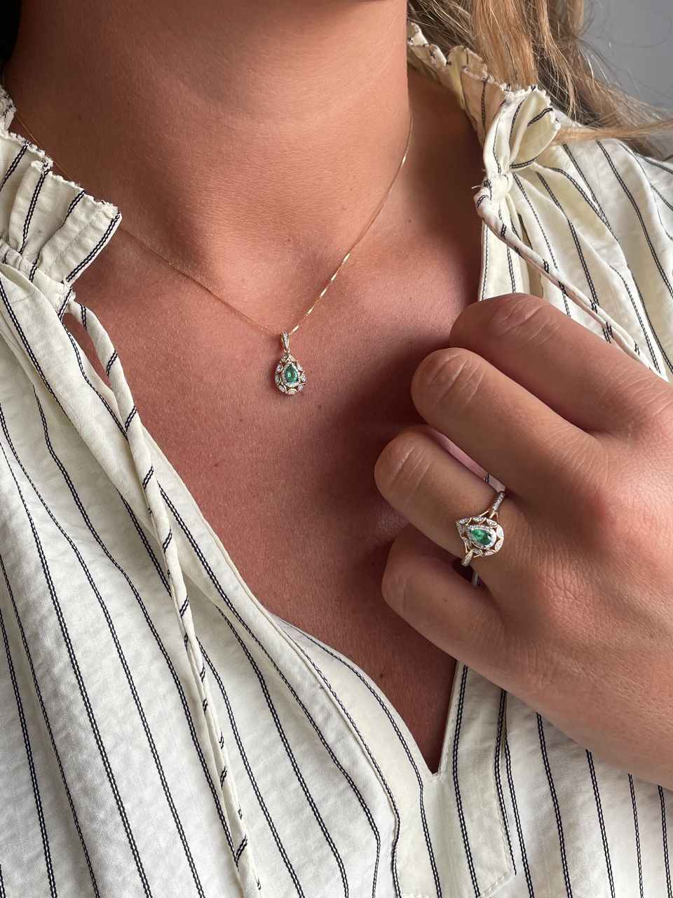 CIRELA pendant in 14k yellow gold with diamonds and emeralds