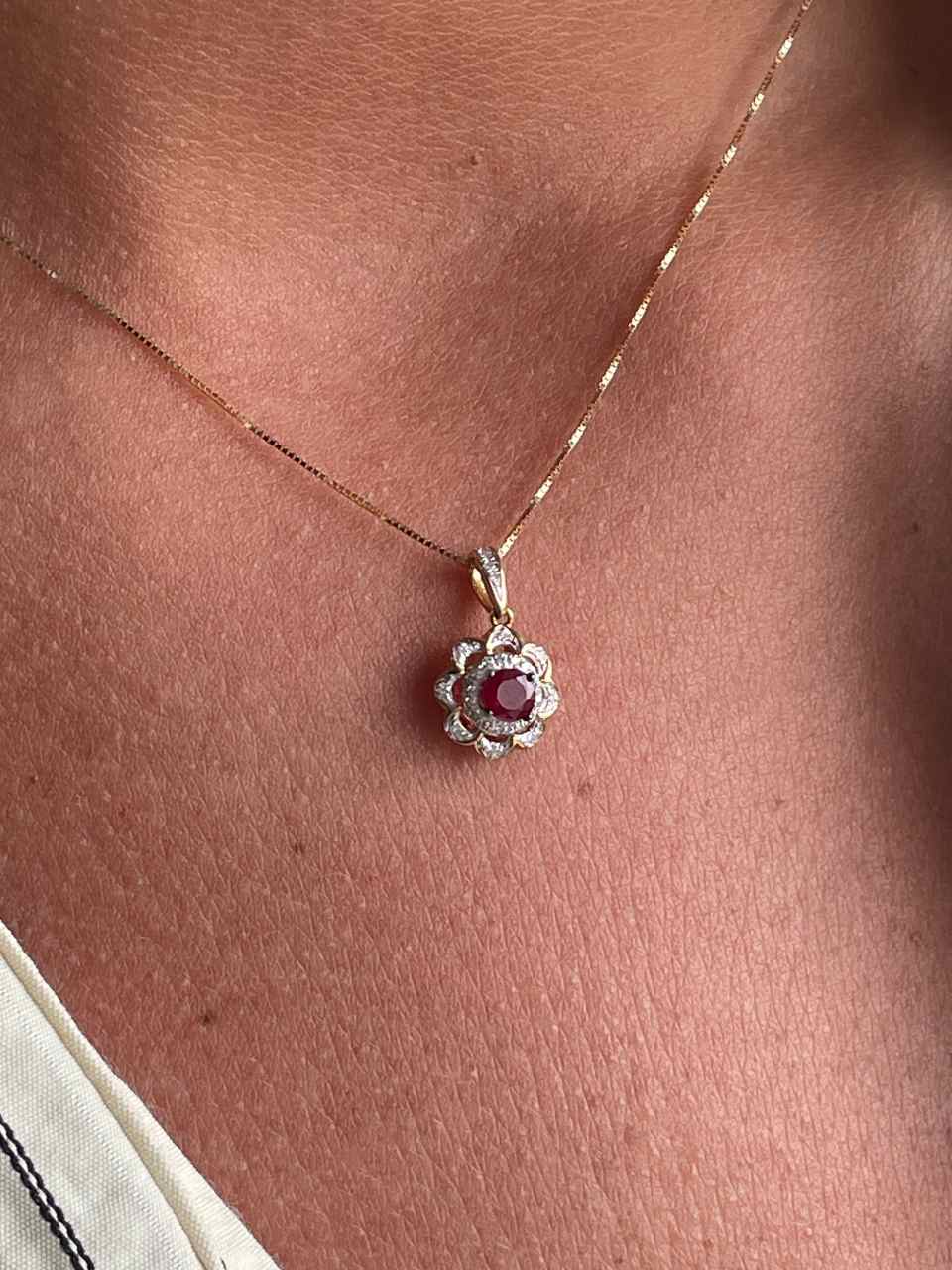 NAVIRA pendant in 14k rose gold with diamonds and ruby