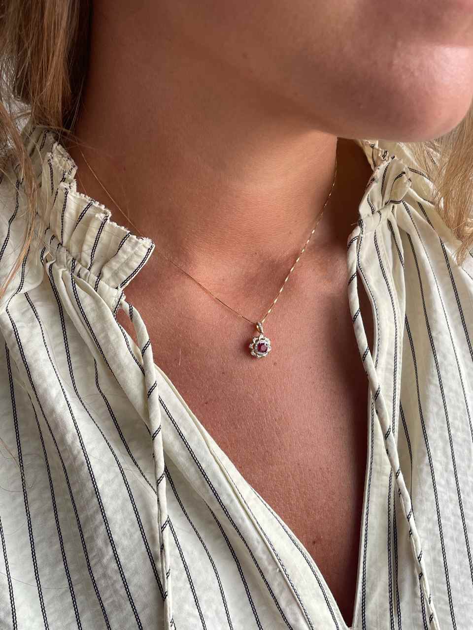 NAVIRA pendant in 14k rose gold with diamonds and ruby