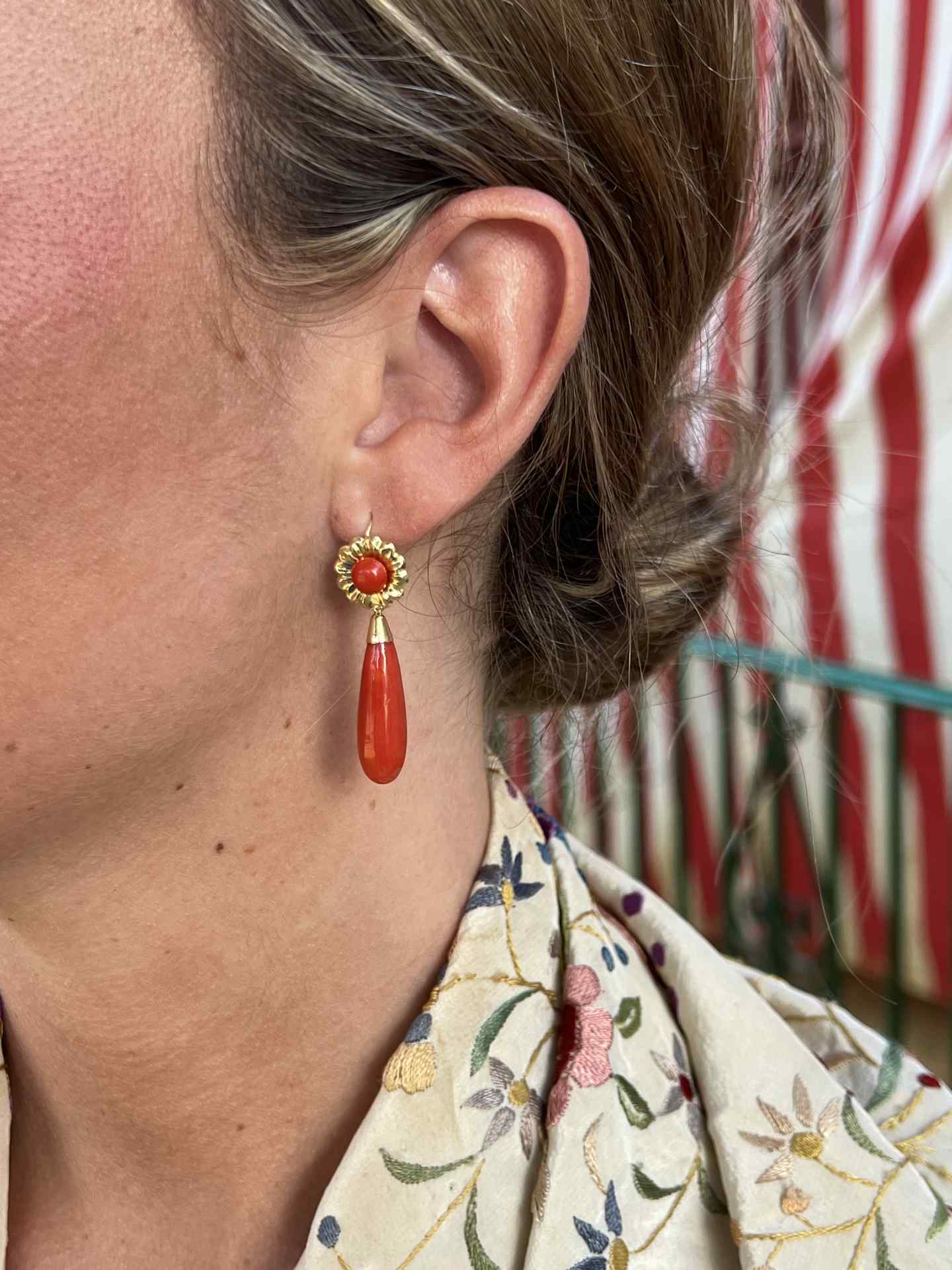 MALENA earrings, coral flower and 18 karat gold