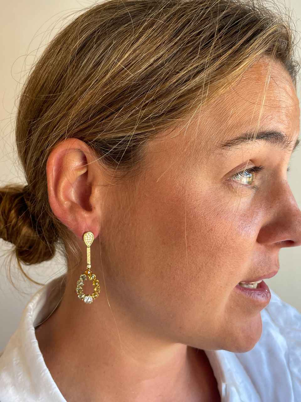 ECLEPTICA, long yellow gold earrings with diamonds and sapphires