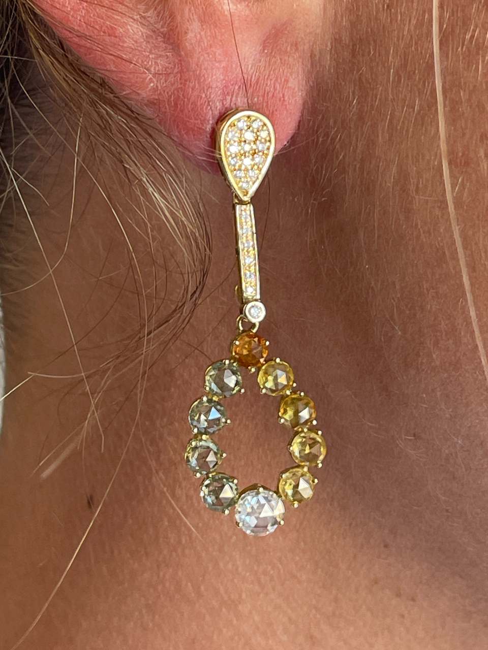 ECLEPTICA, long yellow gold earrings with diamonds and sapphires