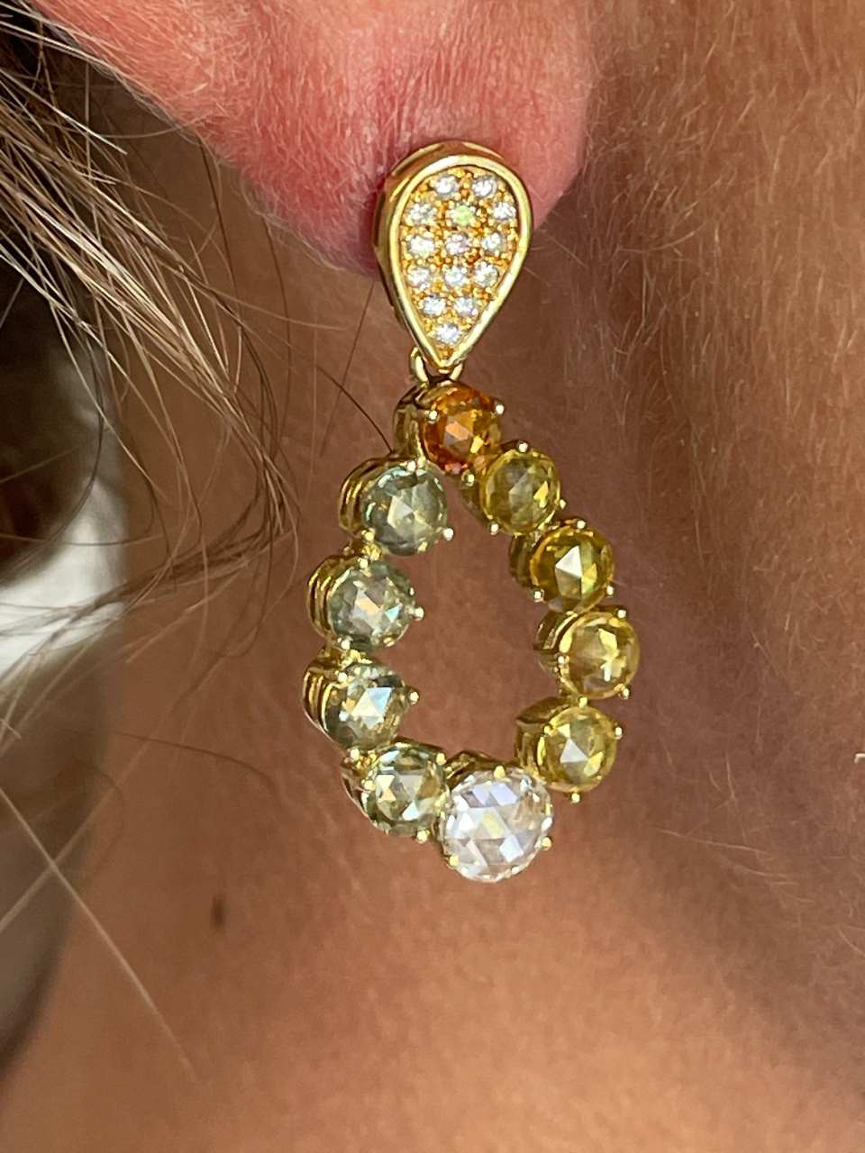 ECLEPTICA, long yellow gold earrings with diamonds and sapphires