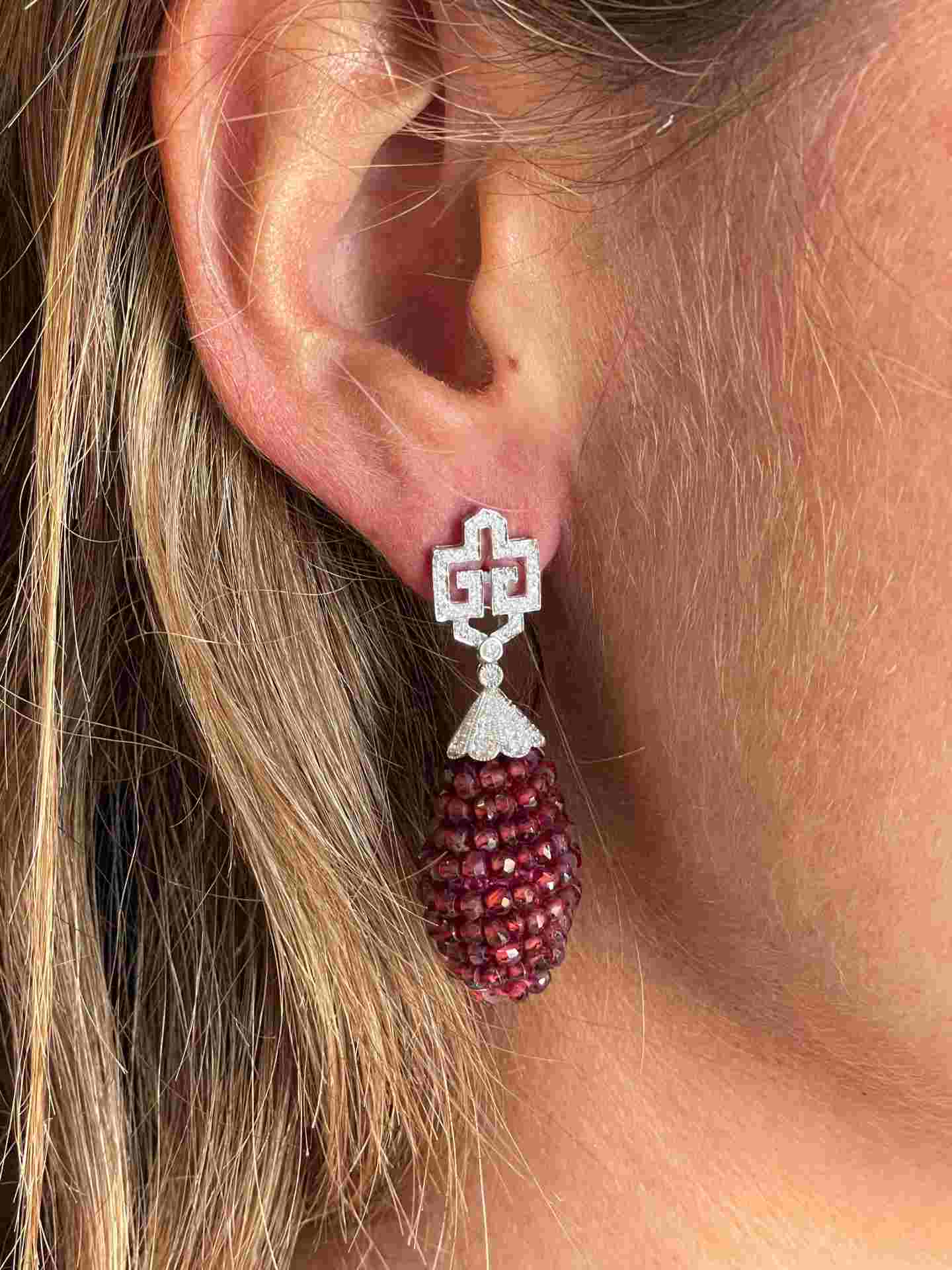 Perillas DUENDE, cuarzo rosa o labradorite con casquilla de brillantes