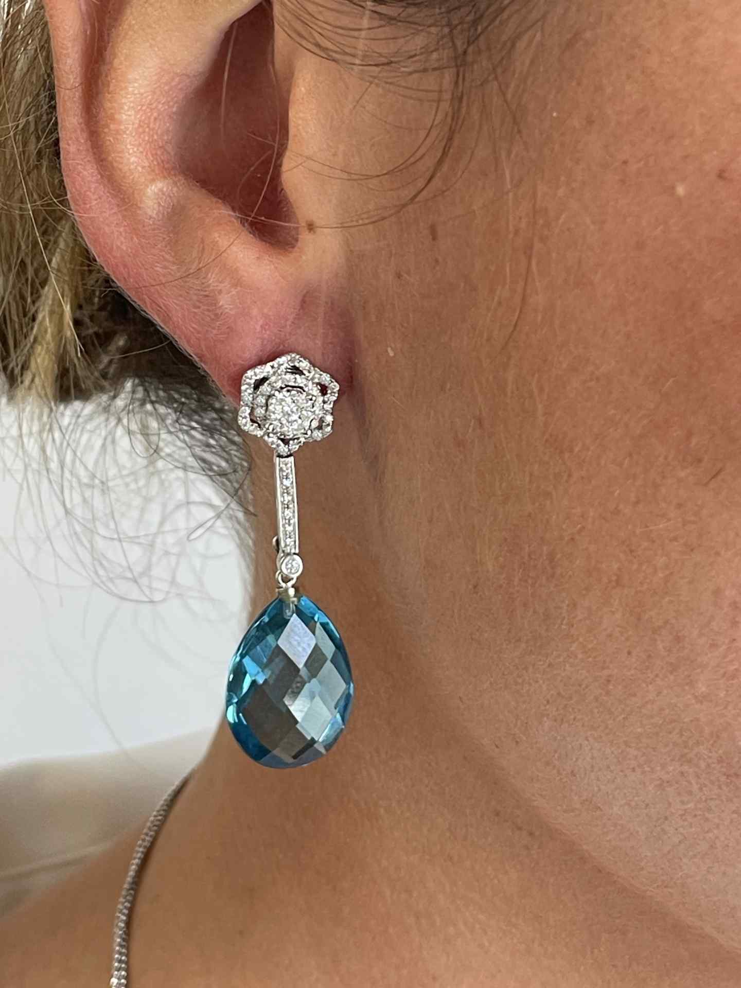 CELIA long detachable earring with diamonds in white gold