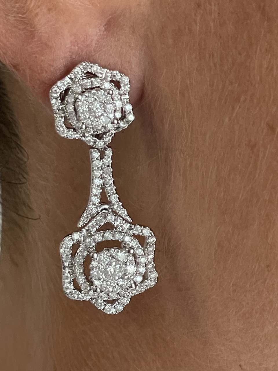 CELIA long detachable earring with diamonds in white gold