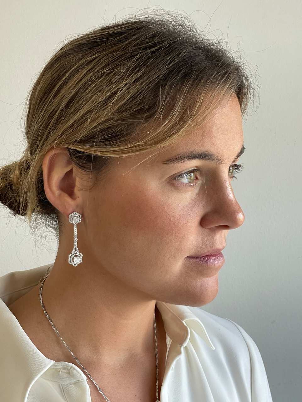 CELIA long detachable earring with diamonds in white gold