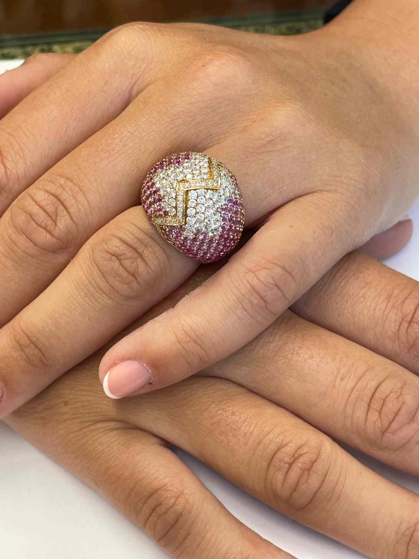 Anillo LLANES zafiros rosas con brillantes en oro rosa 18 kilates
