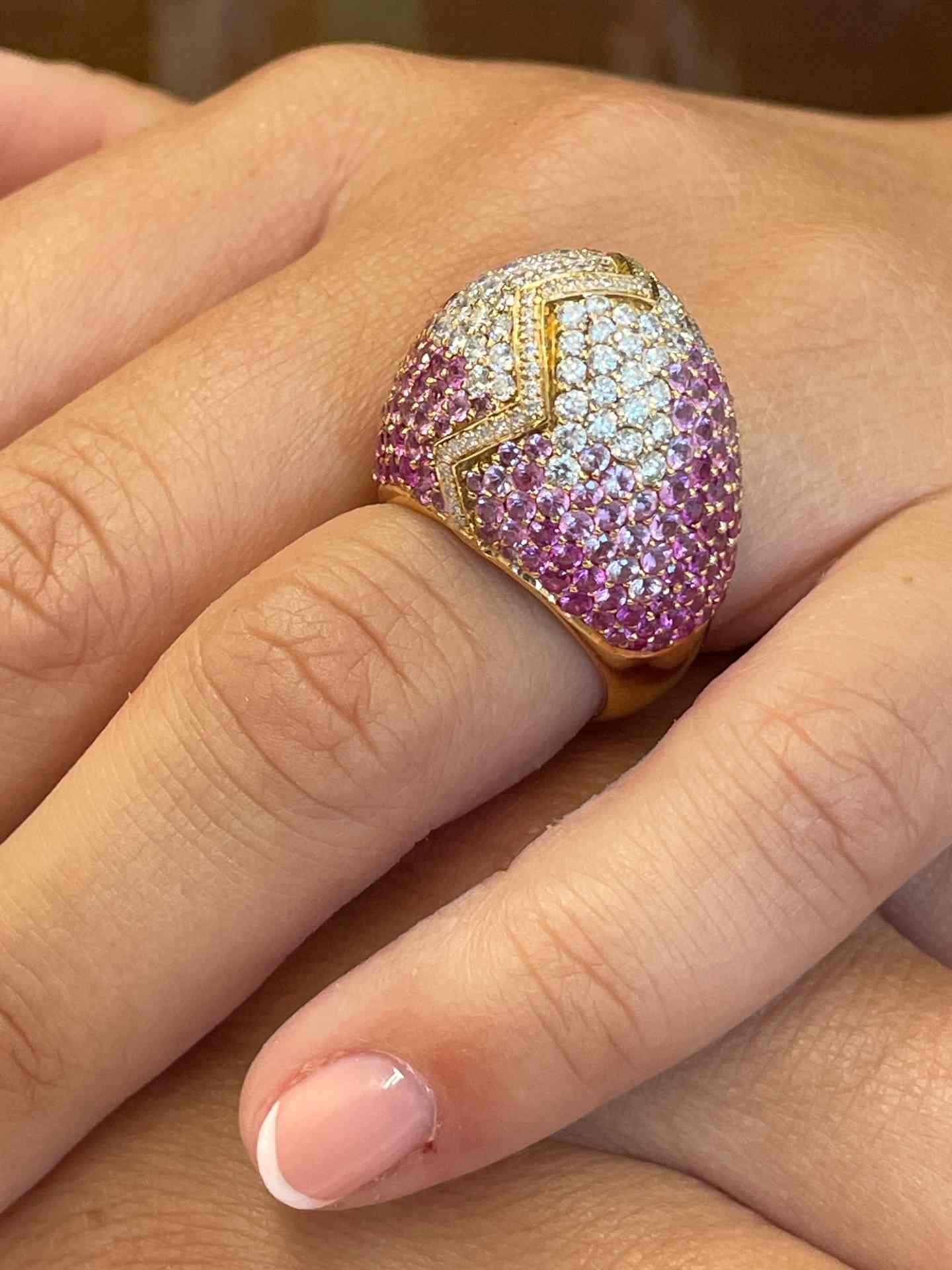 Anillo LLANES zafiros rosas con brillantes en oro rosa 18 kilates