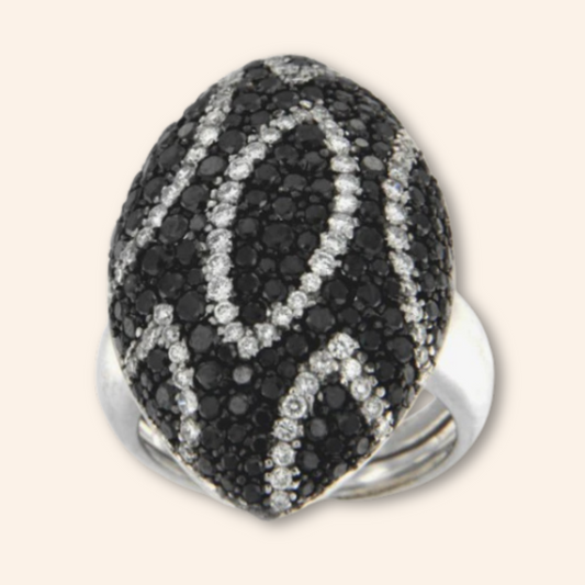 PRATO, anillo de oro blanco y diamantes de 2 colores.