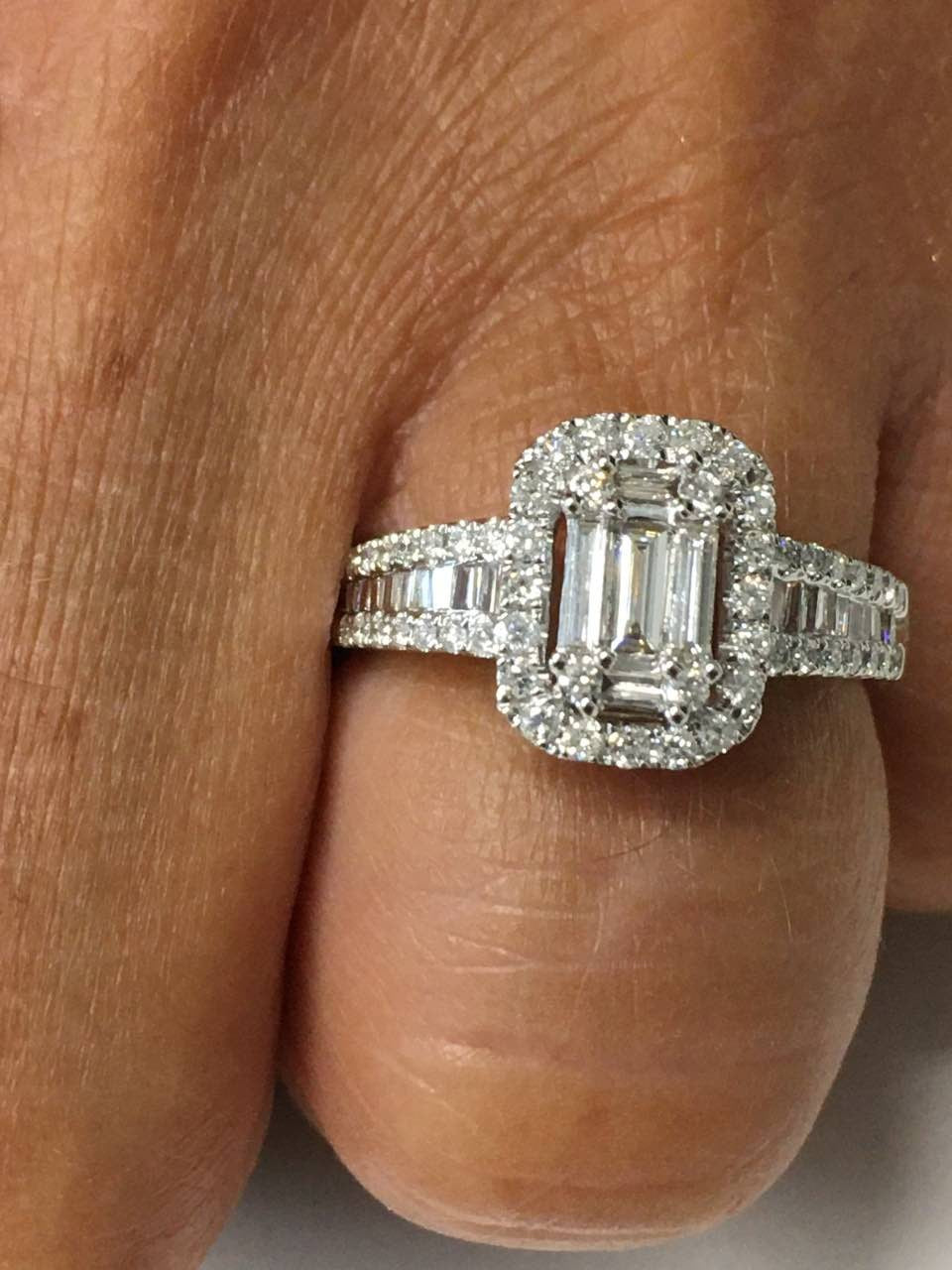 Anillo NIMET de oro blanco con diamantes en distintas tallas - Roman Joyero