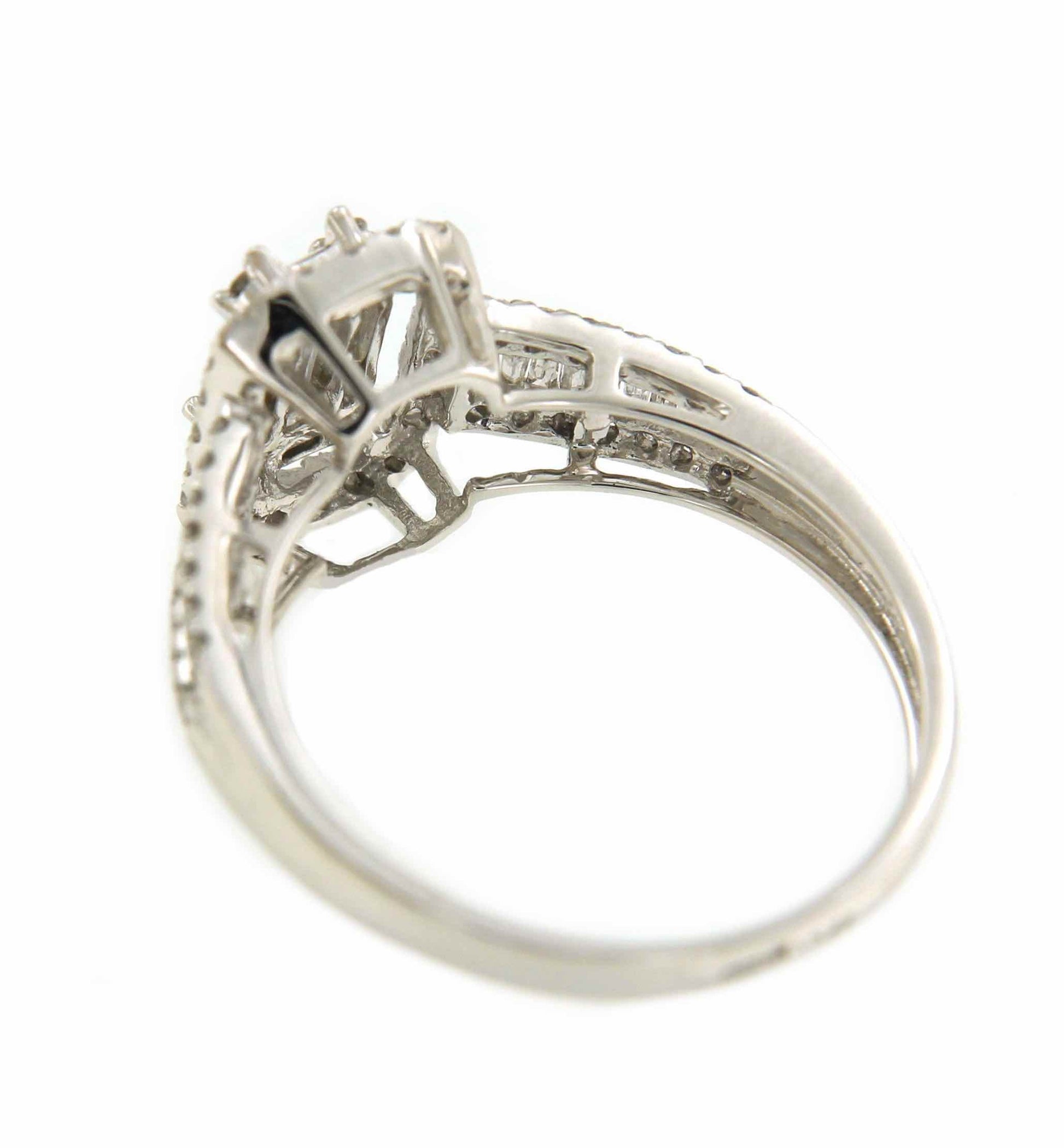 Anillo NIMET de oro blanco con diamantes en distintas tallas - Roman Joyero