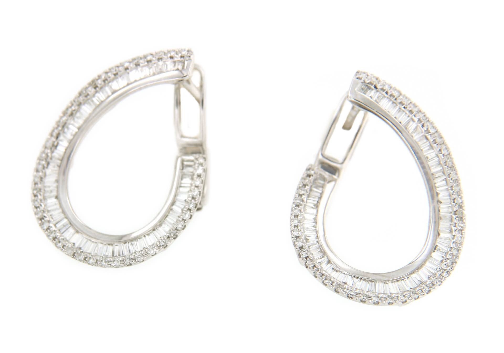 Pendientes NURGUL en oro blanco con diamantes y baguettes - Roman Joyero