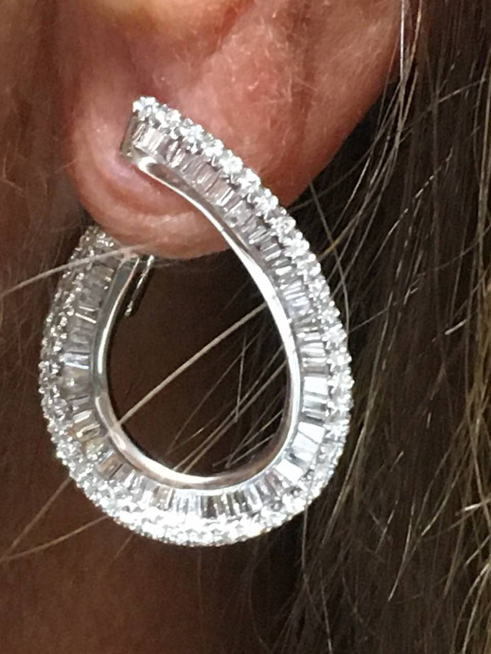 Pendientes NURGUL en oro blanco con diamantes y baguettes - Roman Joyero