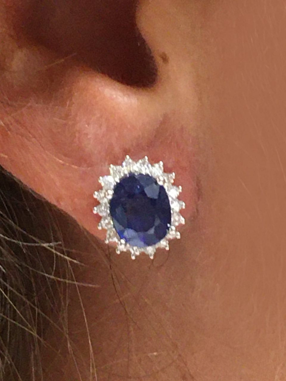 Pendientes NURTEN en oro blanco con zafiros y brillantes - Roman Joyero