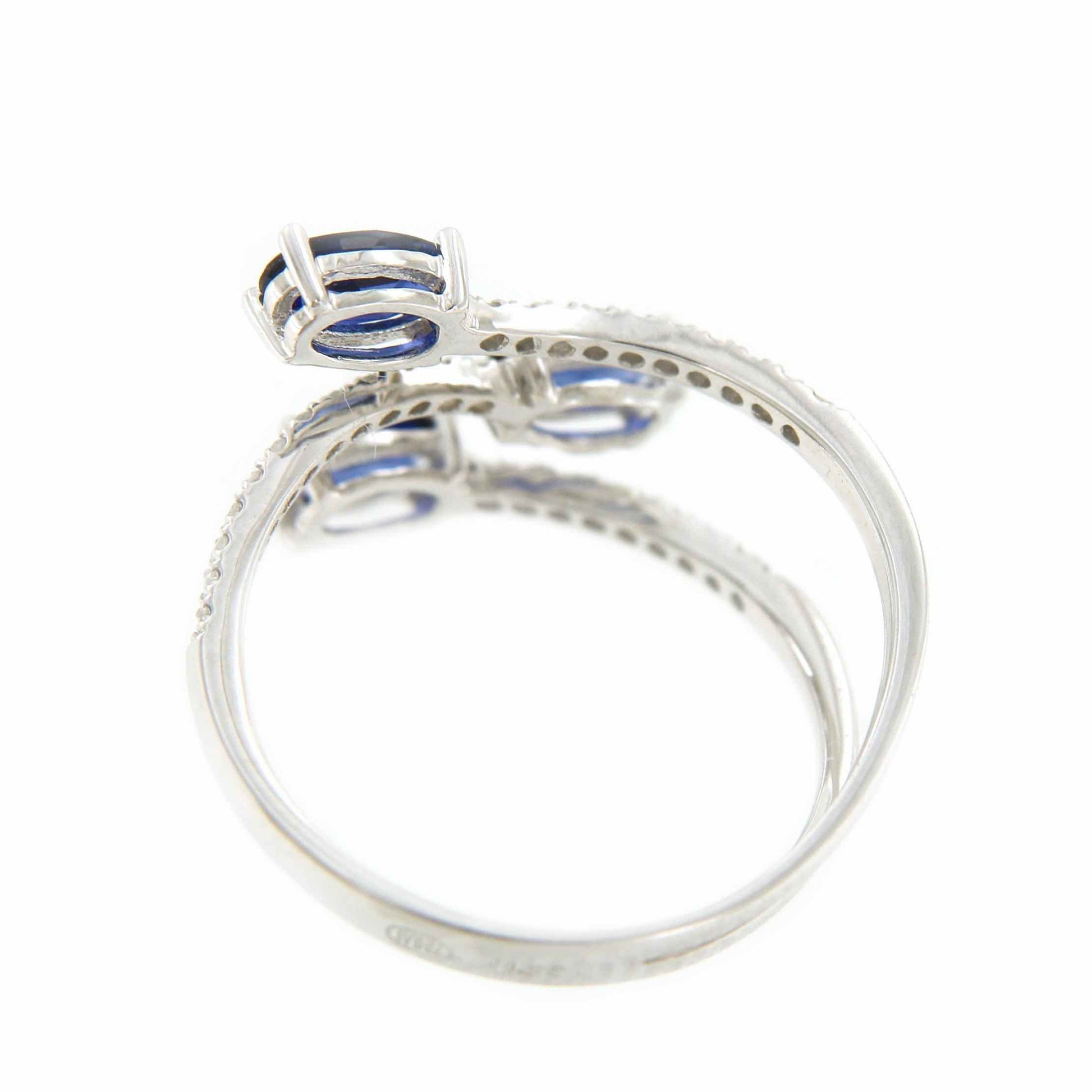 Anillo SANEM de oro blanco de 18 kilates con 3 zafiros y brillantes