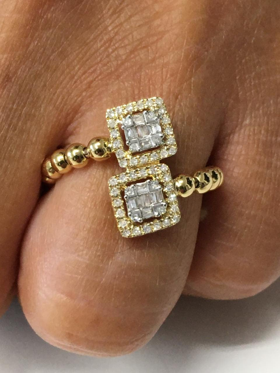 Anillo SEBNEM de oro amarillo o blanco con brillantes y baguettes